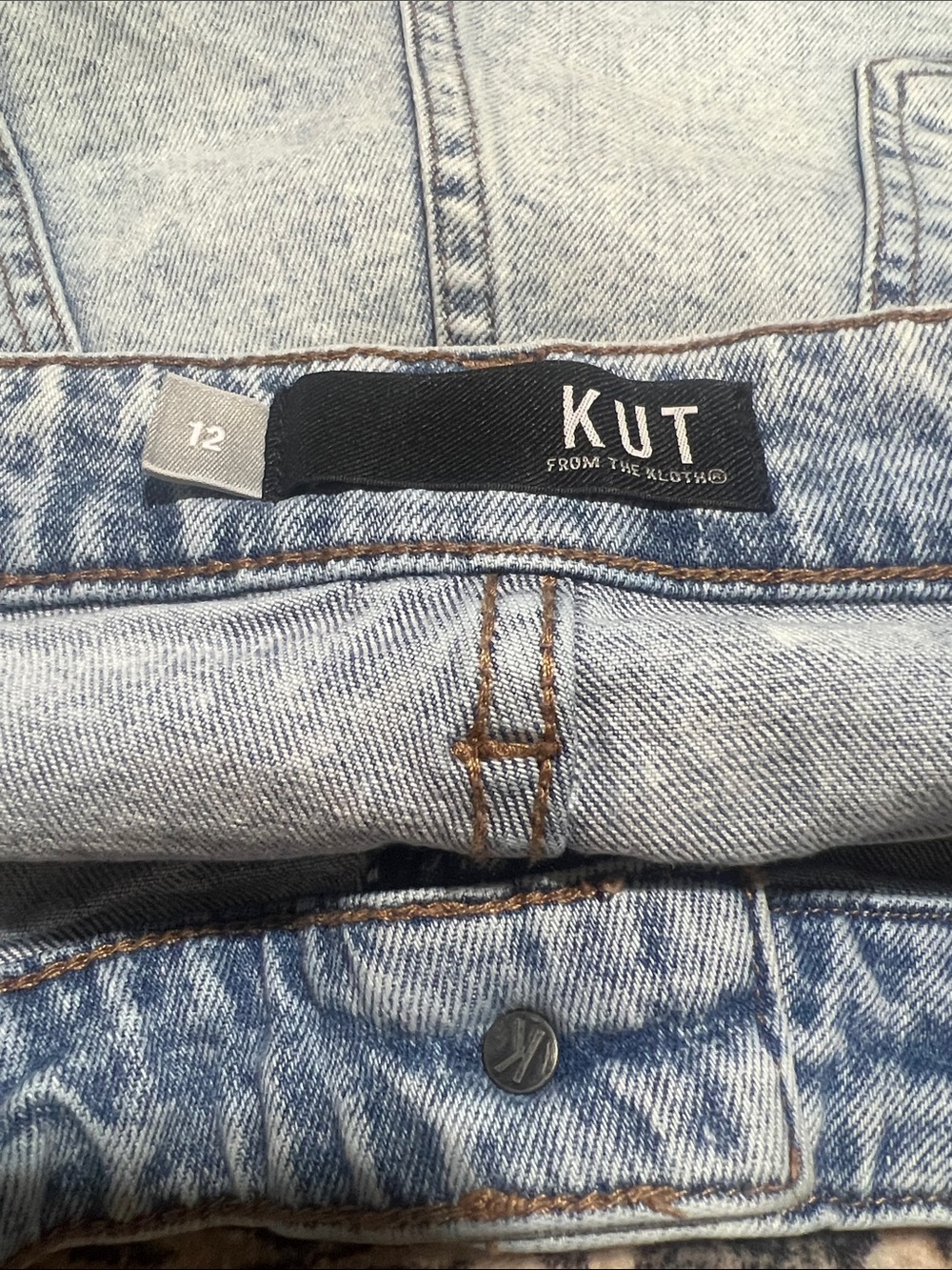 Kut from the Kloth Light Blue Frayed Hem High Rise Jane Denim Shorts - Picture 3 of 4